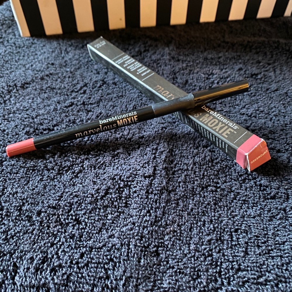 Moxie lip pencil empowered